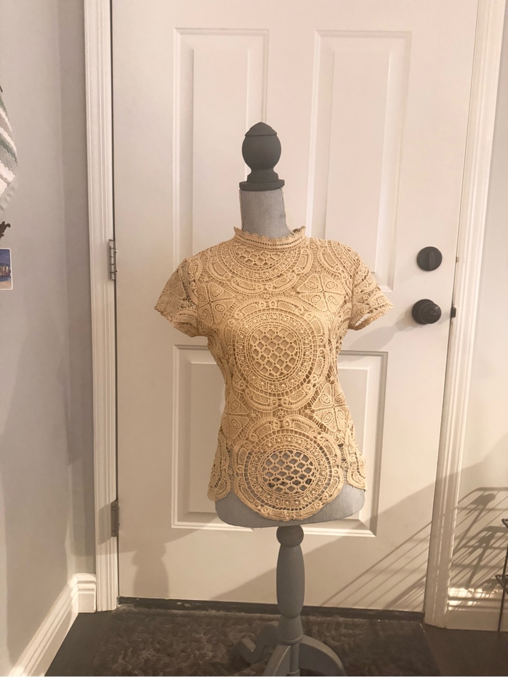Womens Cream Crochet Lace Short Sleeve Top
